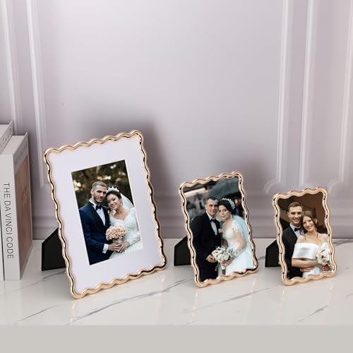 Gold 4 x 6'' High-End Zinc Alloy Picture Frame with Wave Design - Modern Glamour 6x4'' Pictures Frames for Desktop and Wall Décor - Image 5
