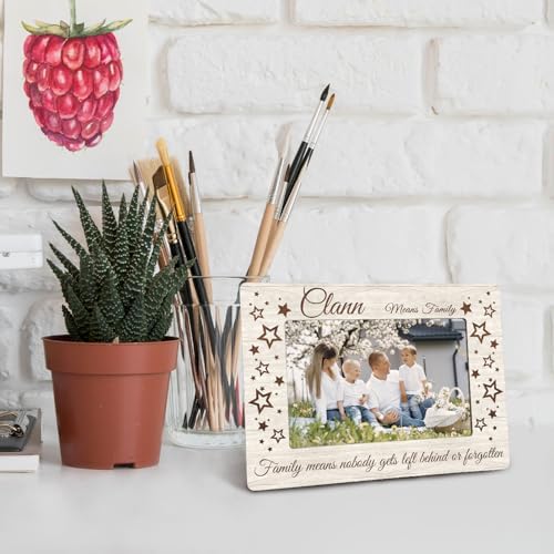 Irish Family Picture Frame - lrish Gaelic Clann Gifts, Family Wooden Photo Frame 4x6, Gift for Mom Dad Grandma Grandpa - Image 4
