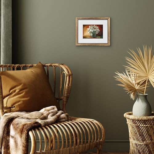 Americanflat 8x10 Vintage Picture Frame - Matted to 5x7 - Gold - Image 6